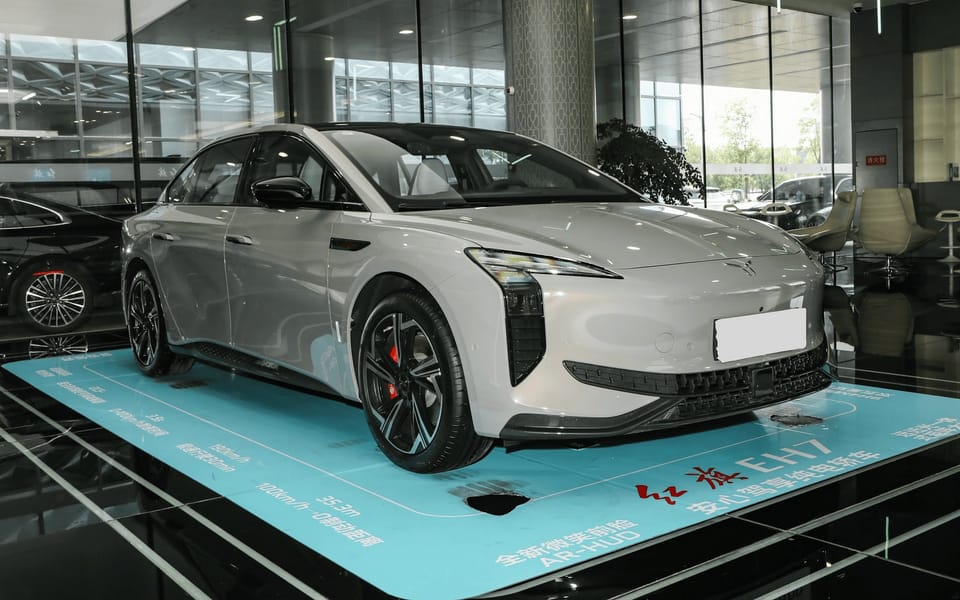 Hongqi EH7