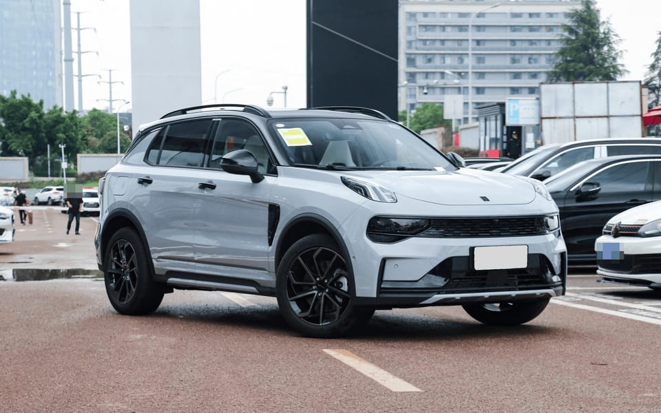 Lynk & Co 01 EM-P
